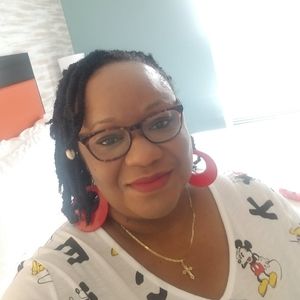 Meet your Posher, Vickie